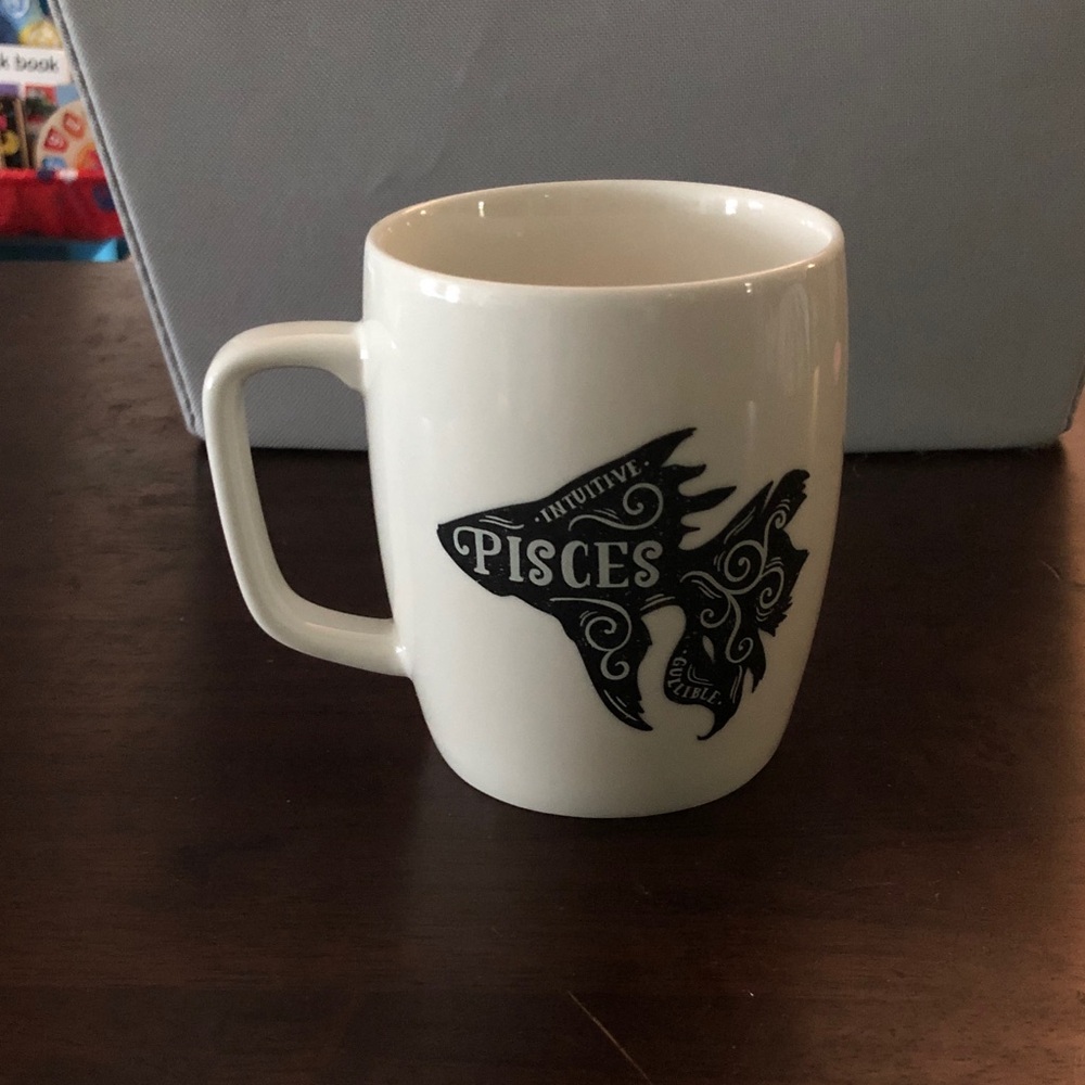 🚚 Threshold Porcelain Zodiac Pisces Mug